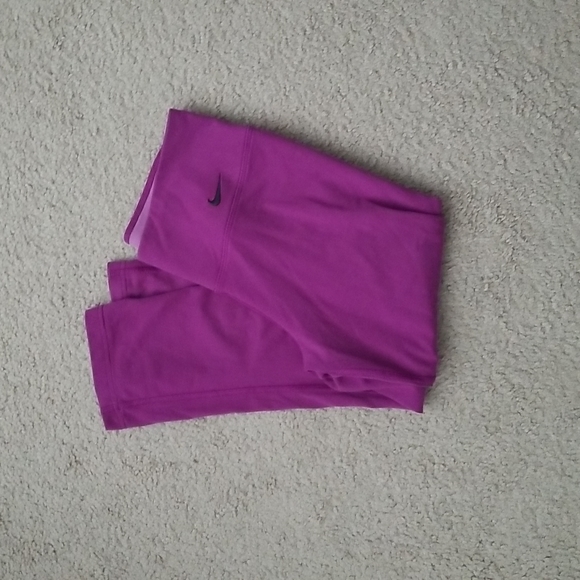 Nike Pants - Like New Nike Dri-Fit Women's Capri Leggings